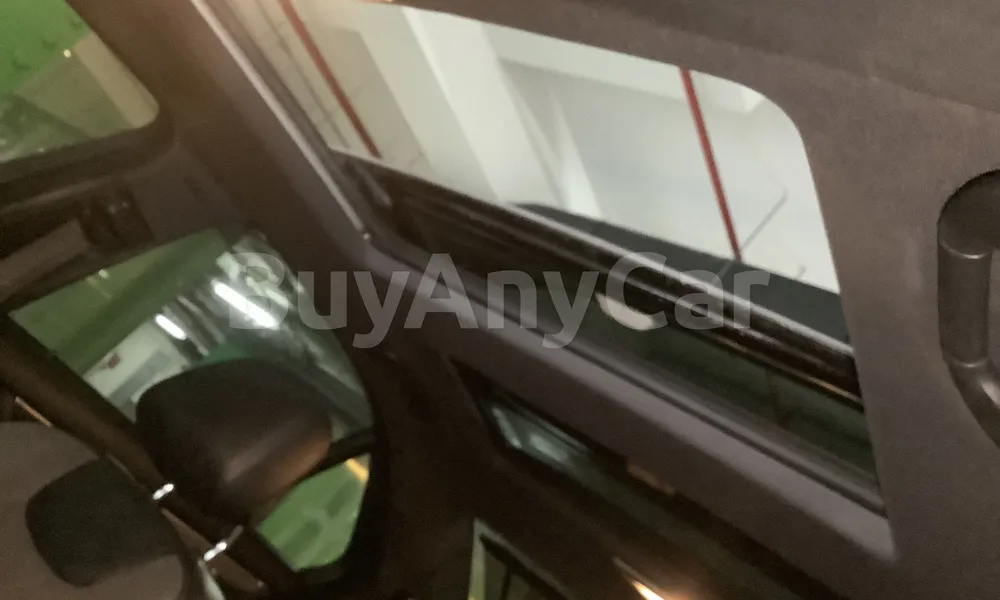 Vehicle photo 9