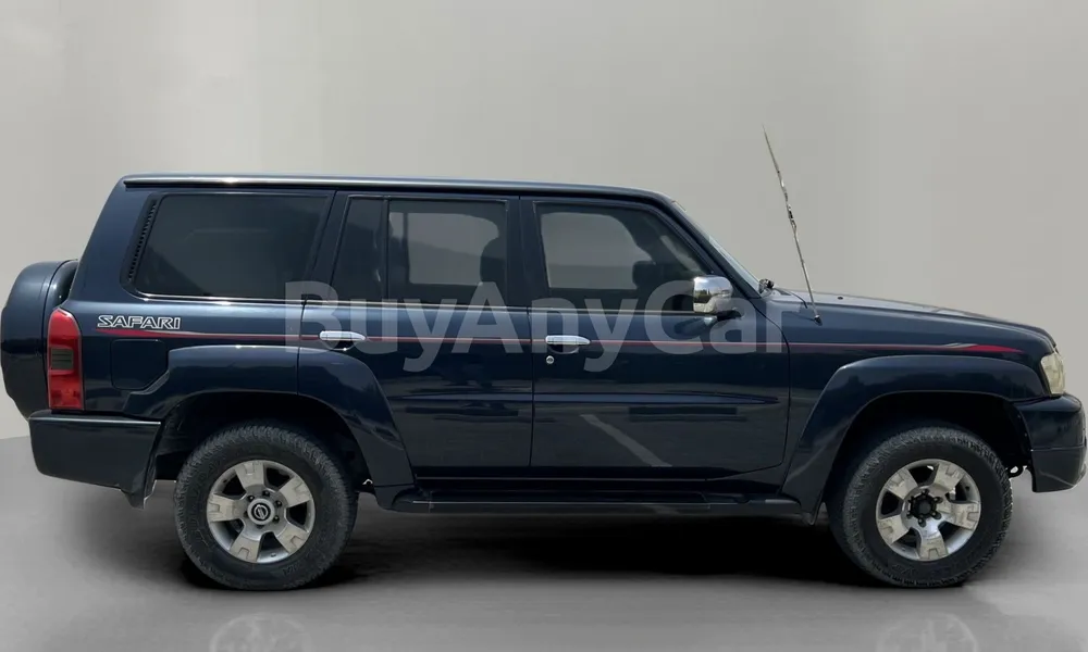 Vehicle photo 4