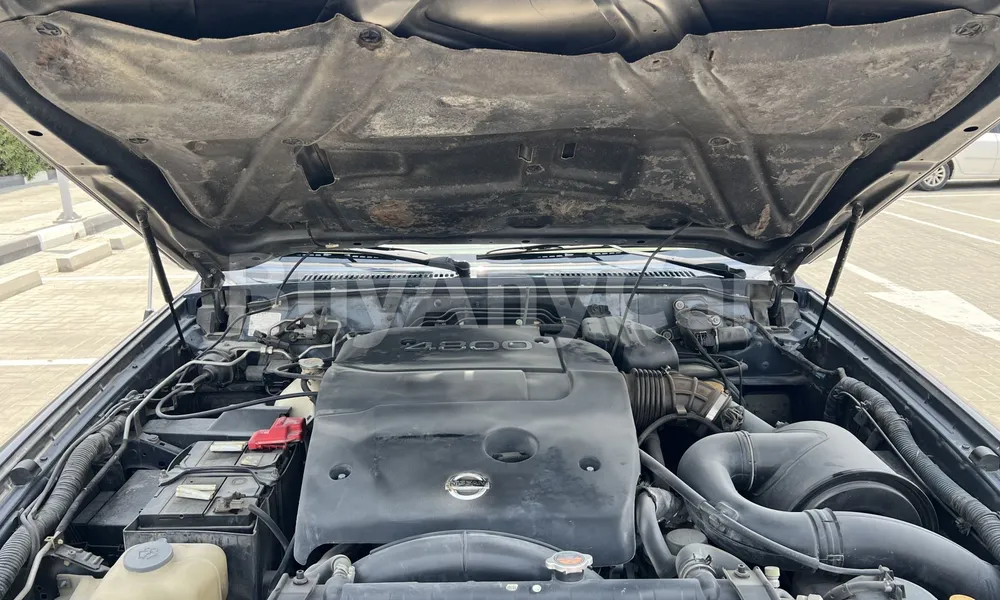 Vehicle photo 6