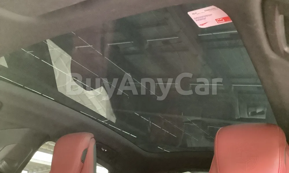 Vehicle photo 9