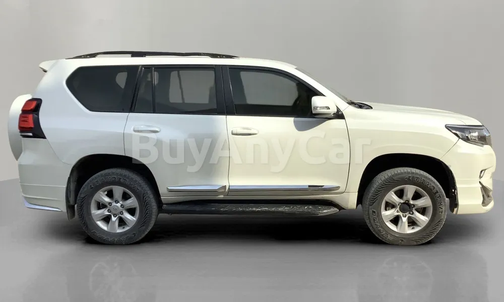 Vehicle photo 3