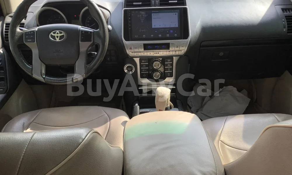 Vehicle photo 8