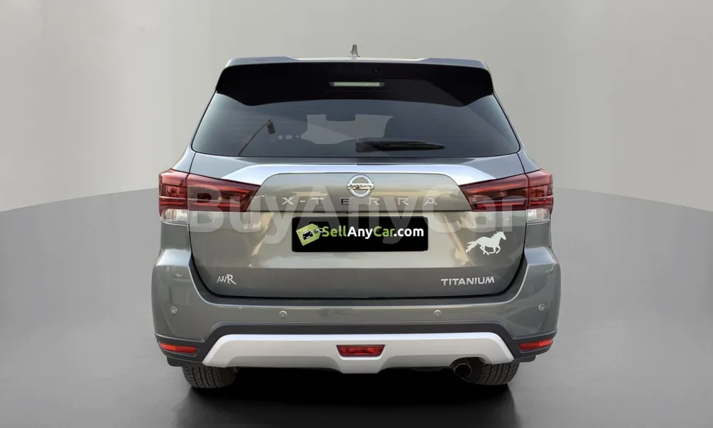 Vehicle photo 2