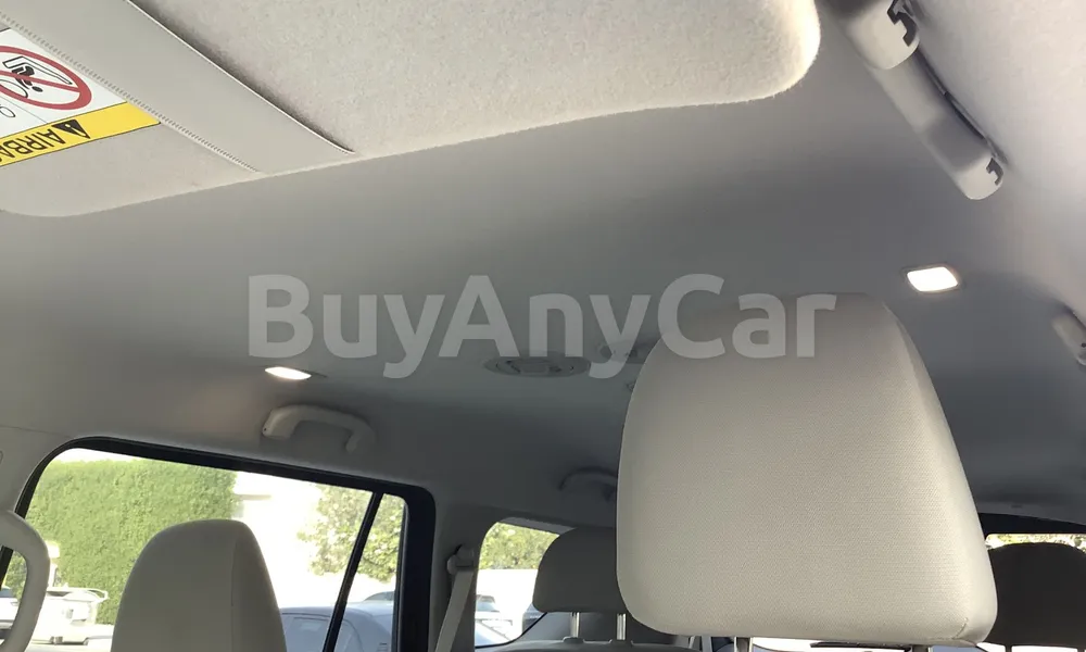 Vehicle photo 9