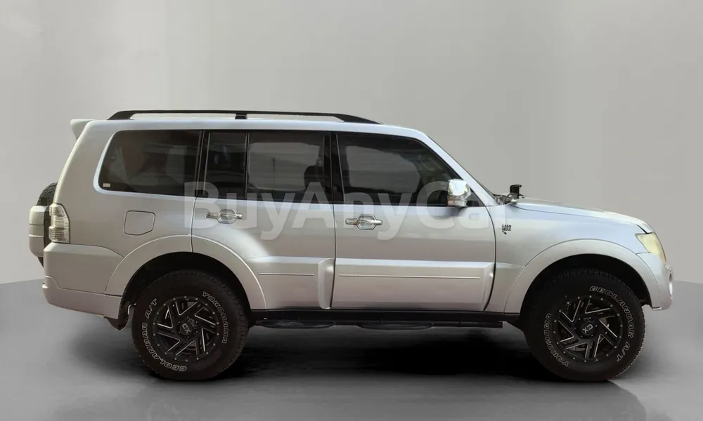 Vehicle photo 3