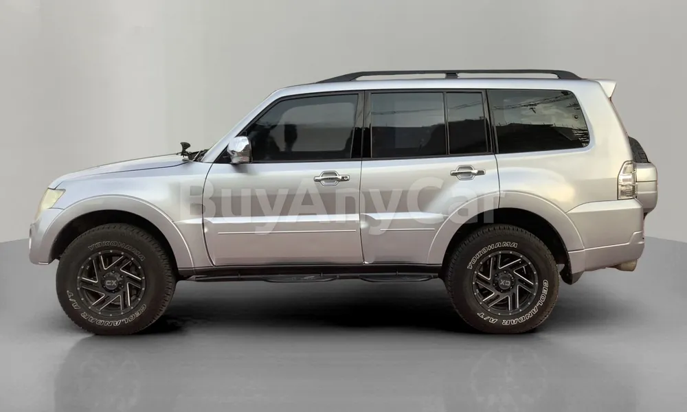 Vehicle photo 4