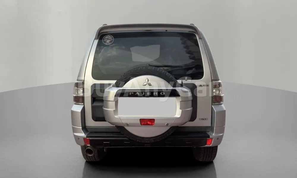Vehicle photo 2