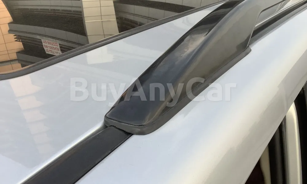 Vehicle photo 5