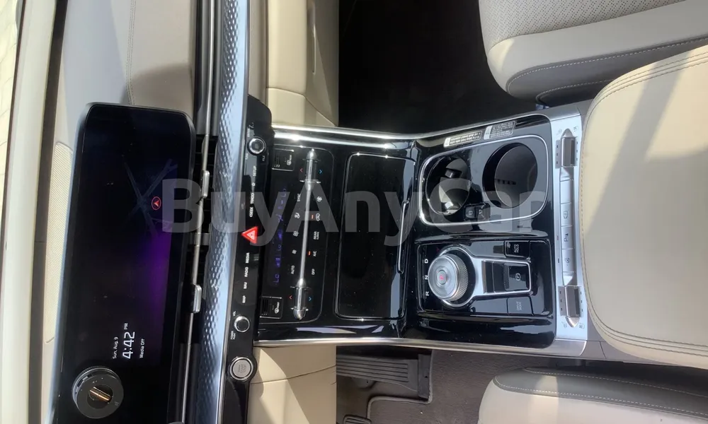 Vehicle photo 8