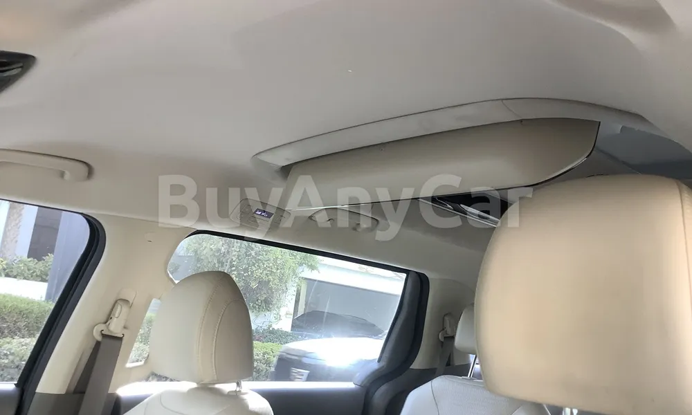 Vehicle photo 9