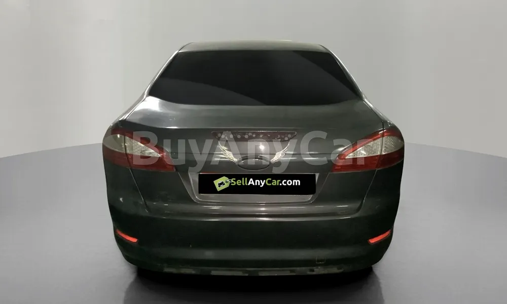 Vehicle photo 2