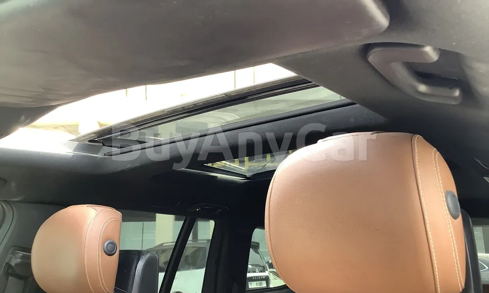 Vehicle photo 8