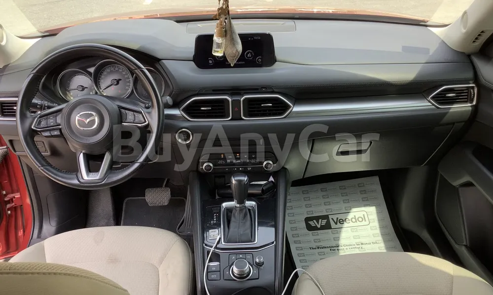 Vehicle photo 9