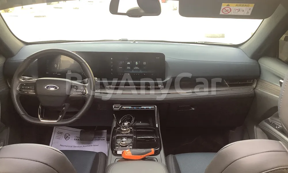 Vehicle photo 7