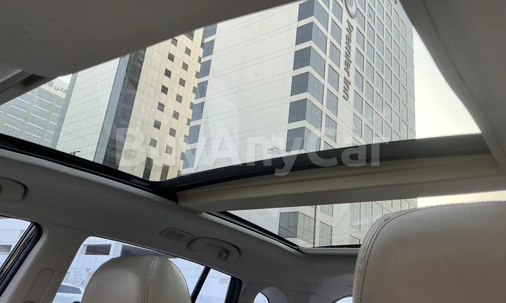 Vehicle photo 8
