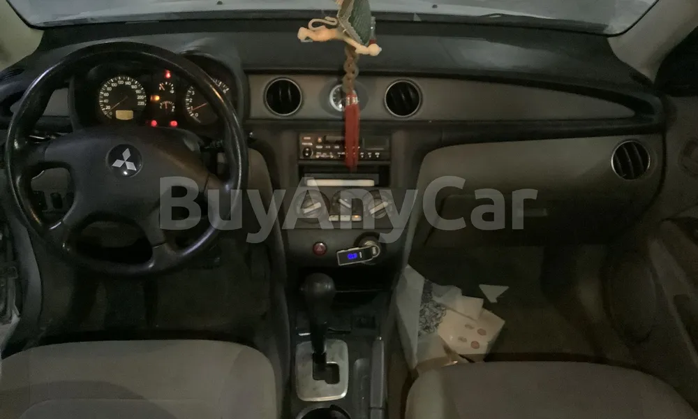 Vehicle photo 8