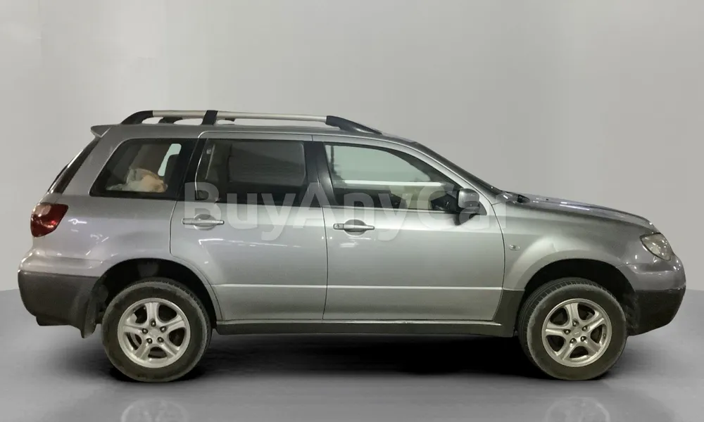 Vehicle photo 3
