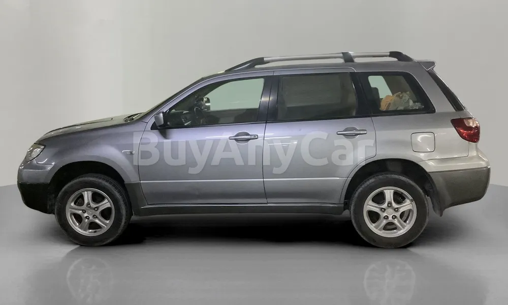 Vehicle photo 4