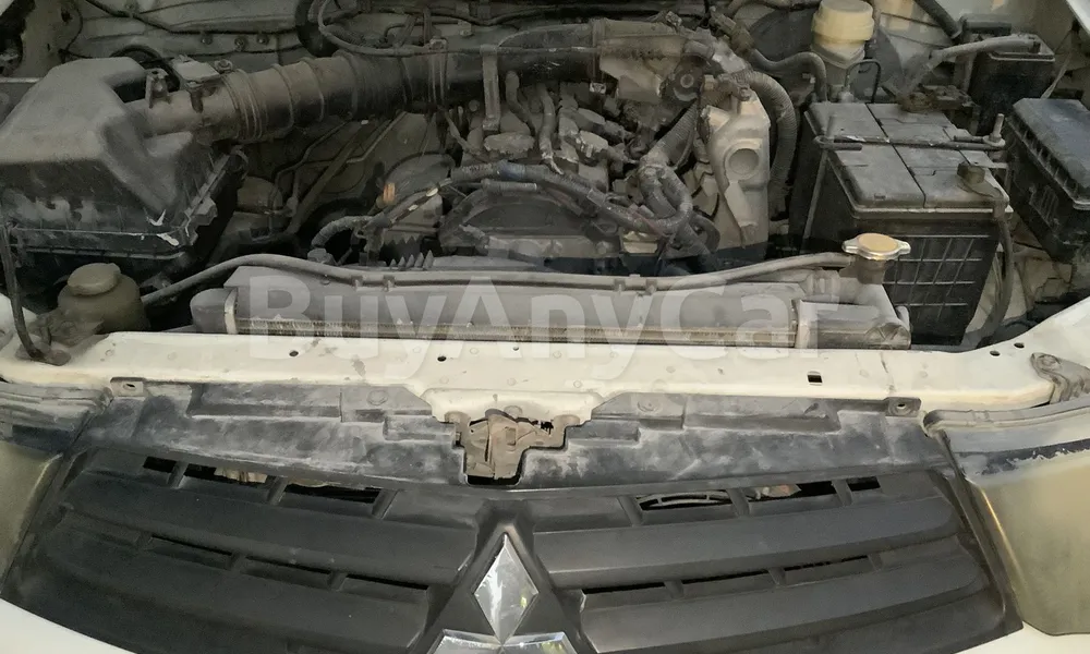 Vehicle photo 6