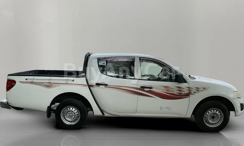 Vehicle photo 3