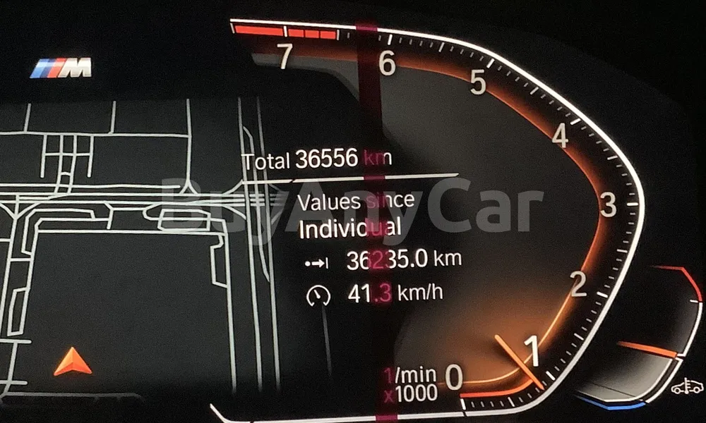 Vehicle photo 9