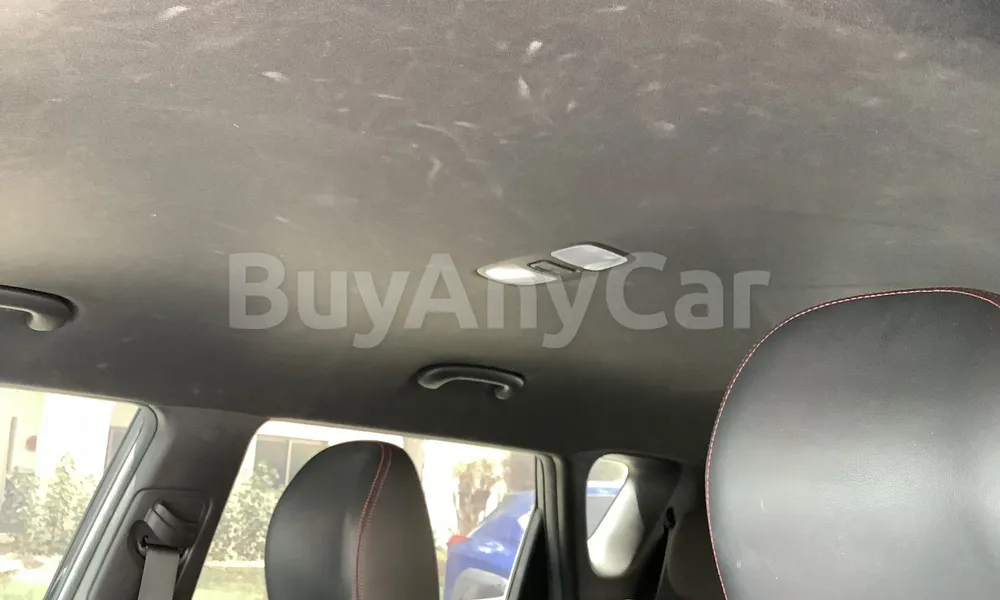 Vehicle photo 8