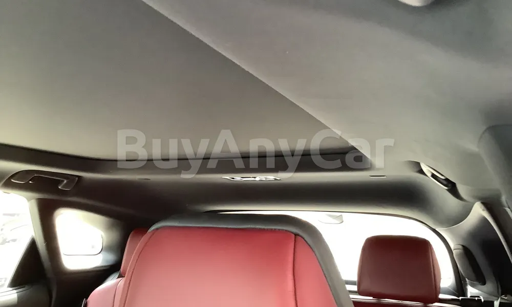 Vehicle photo 9