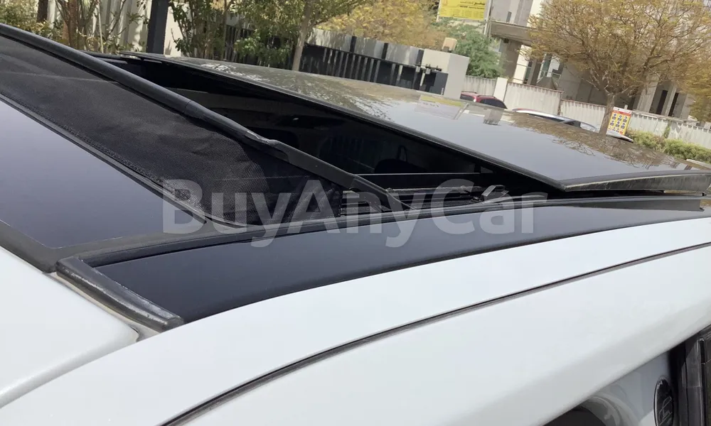 Vehicle photo 5