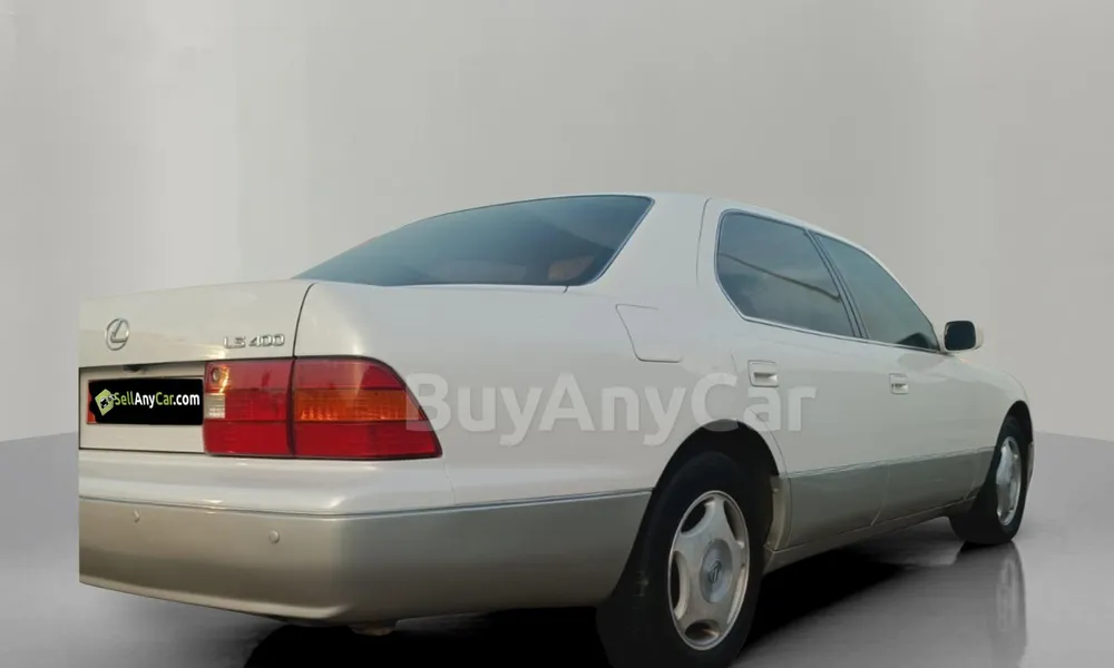 Vehicle photo 2