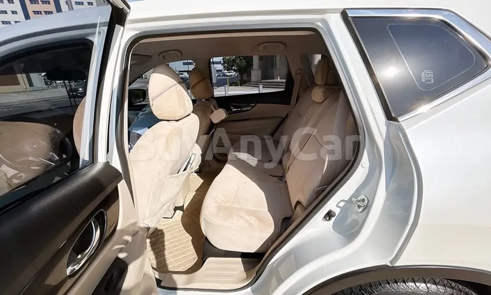Vehicle photo 6