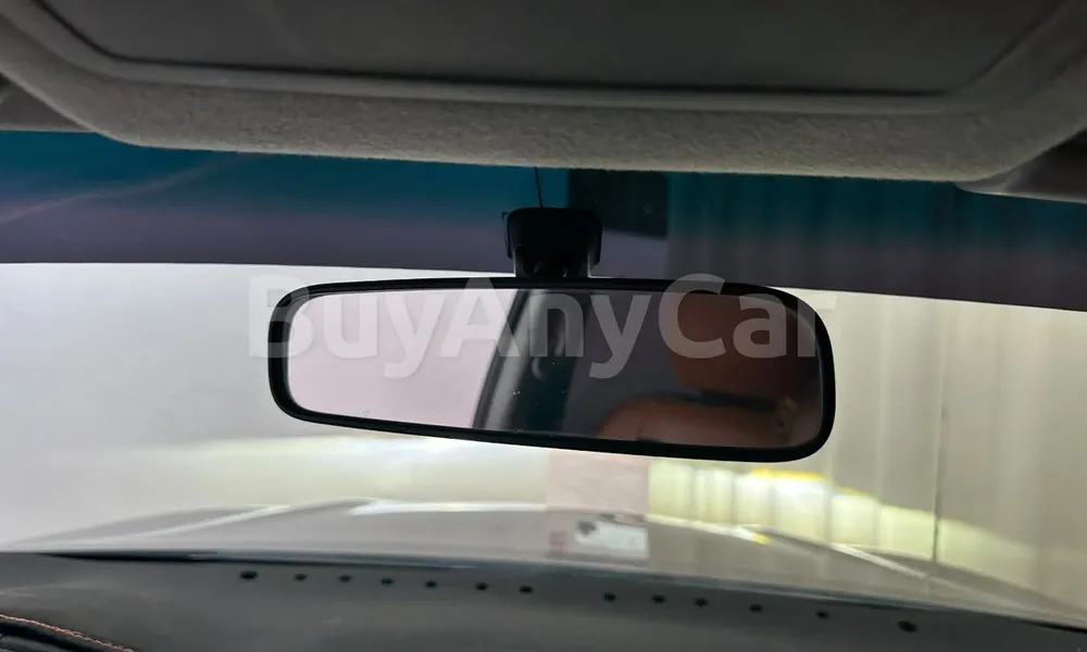 Vehicle photo 9
