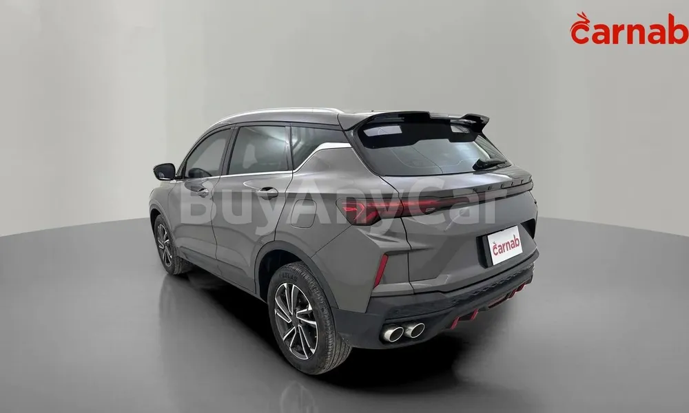 Vehicle photo 8