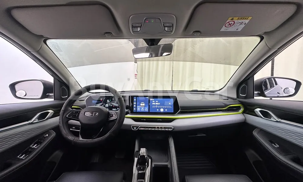 Vehicle photo 6