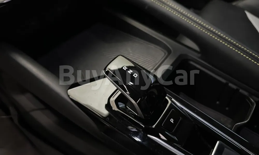 Vehicle photo 9
