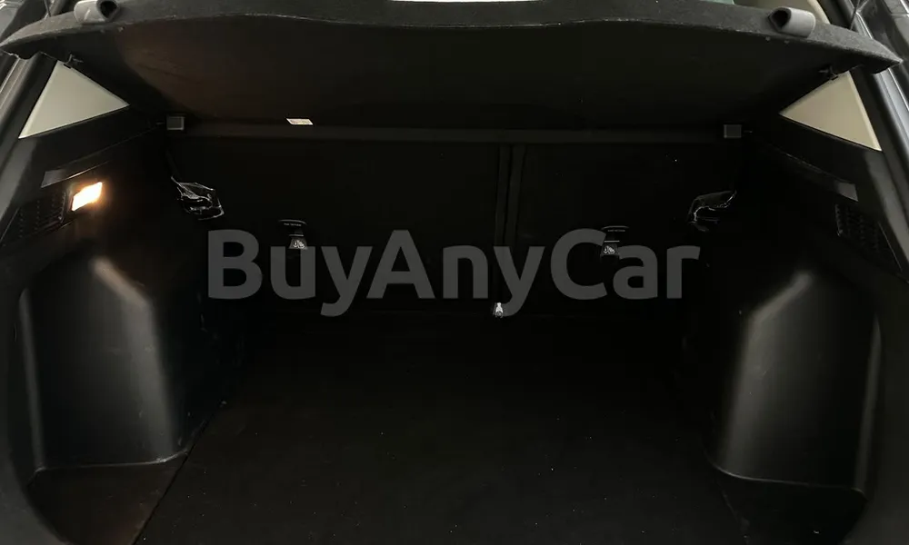 Vehicle photo 13