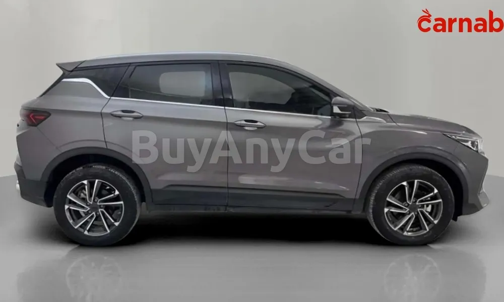 Vehicle photo 4