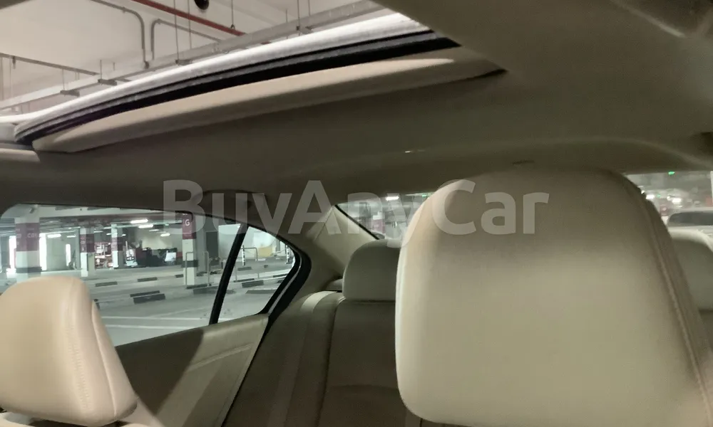 Vehicle photo 9