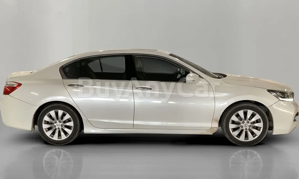 Vehicle photo 4
