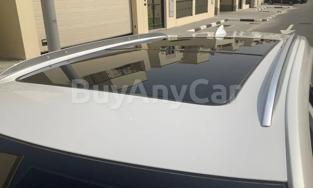 Vehicle photo 5