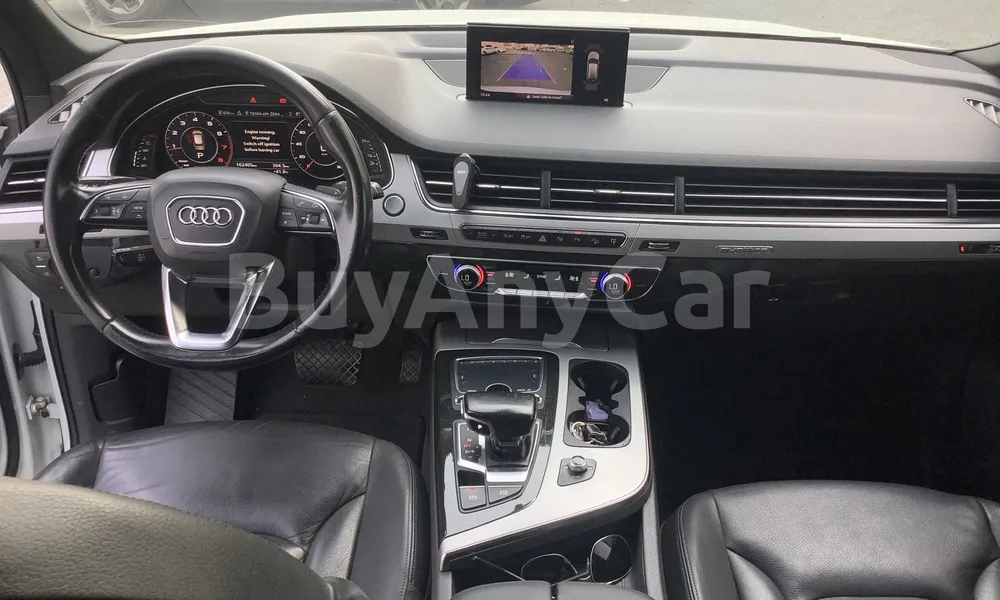 Vehicle photo 9