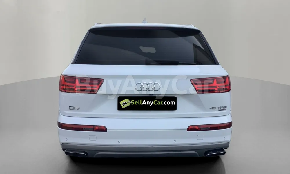 Vehicle photo 2