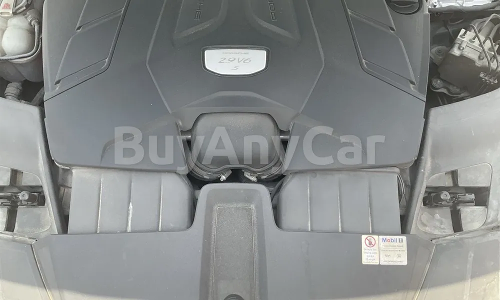 Vehicle photo 5