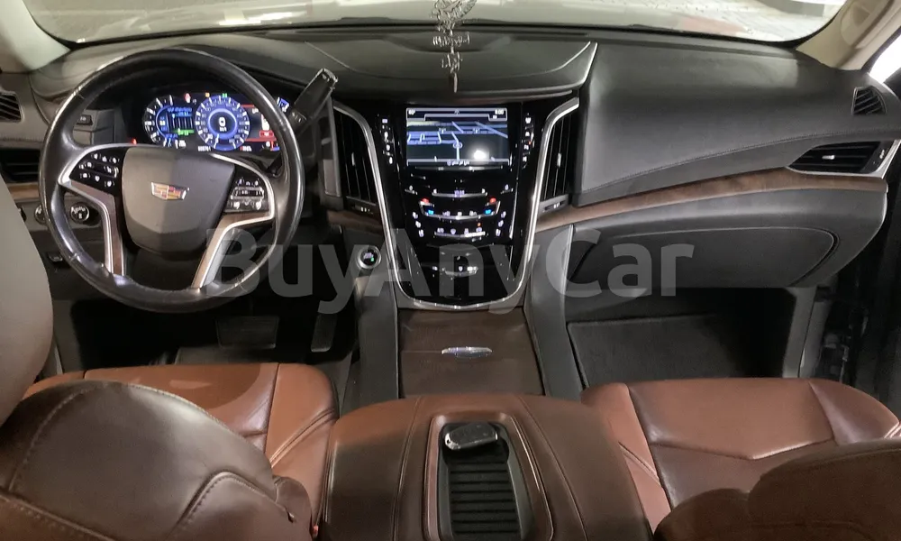 Vehicle photo 8