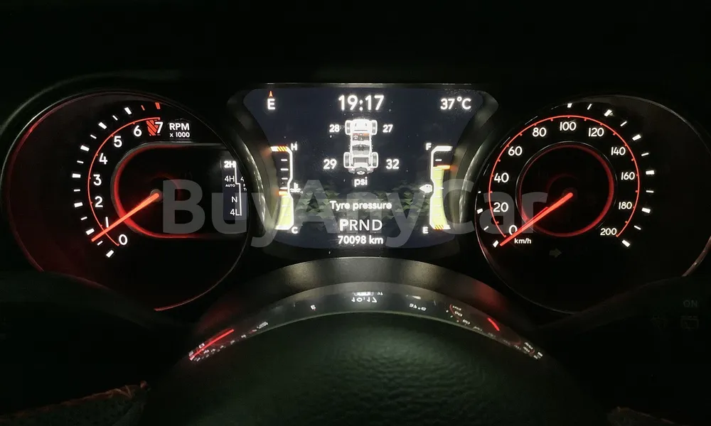 Vehicle photo 6