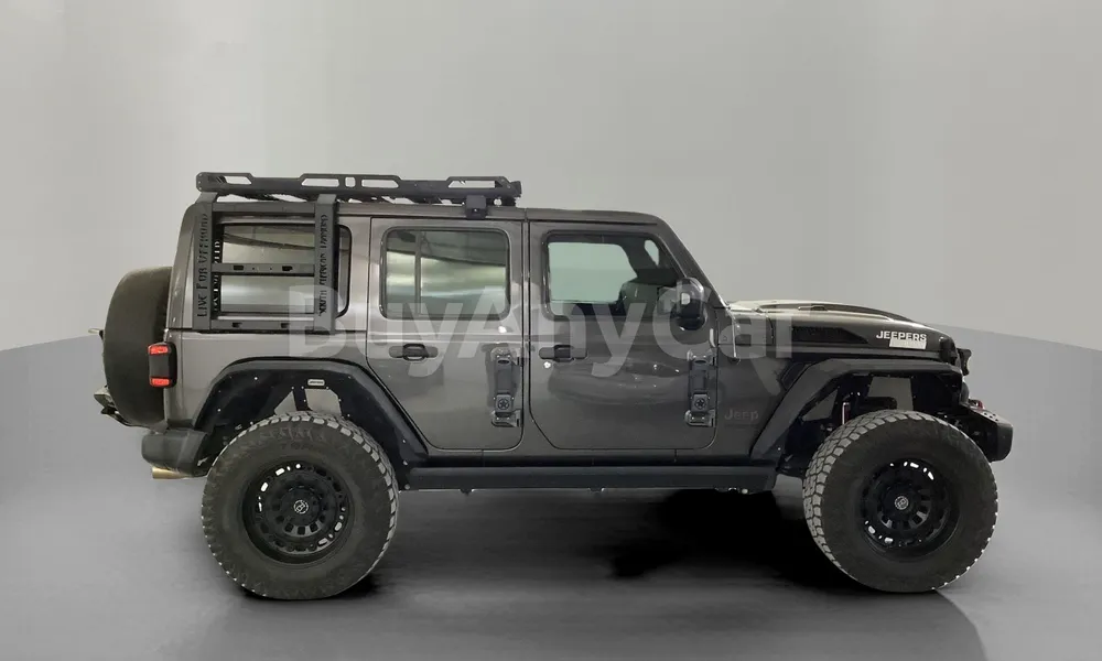 Vehicle photo 4