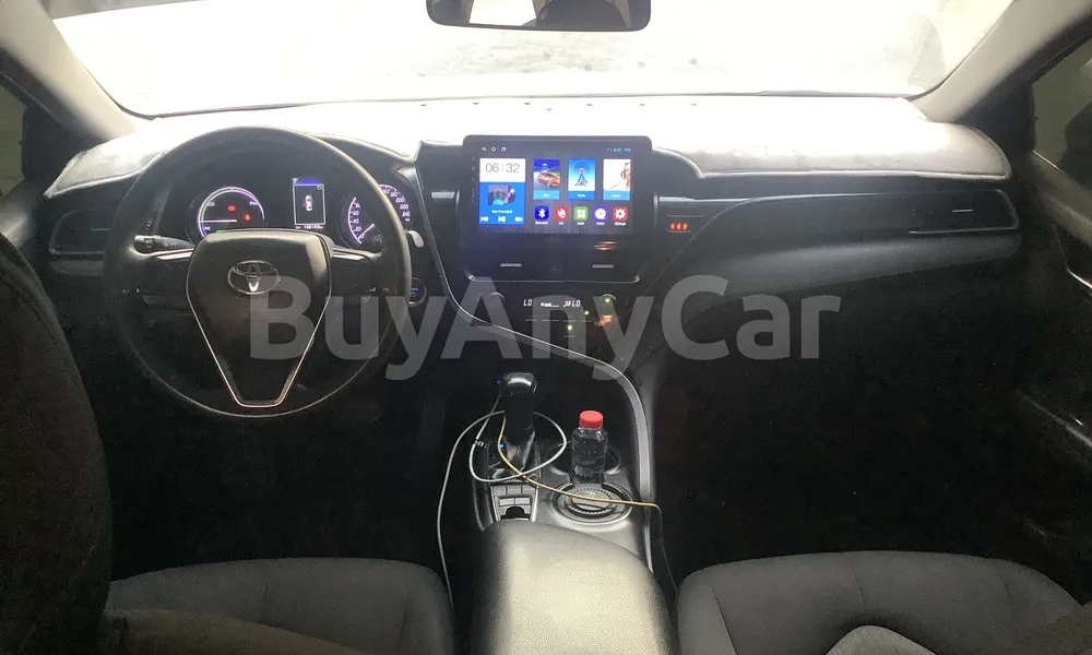 Vehicle photo 9