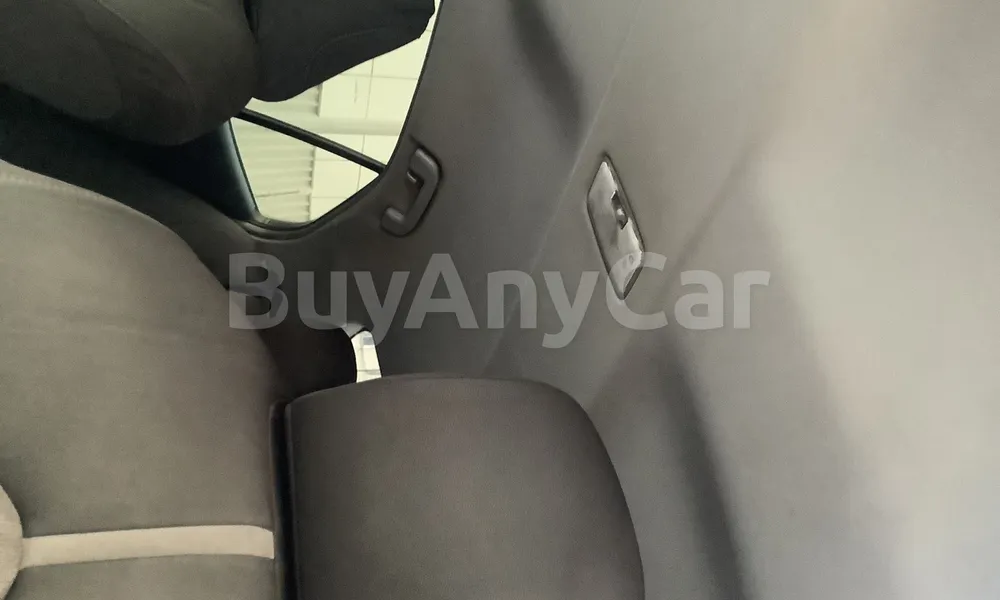 Vehicle photo 8