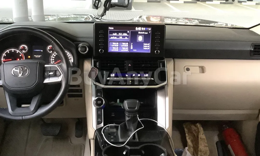 Vehicle photo 9