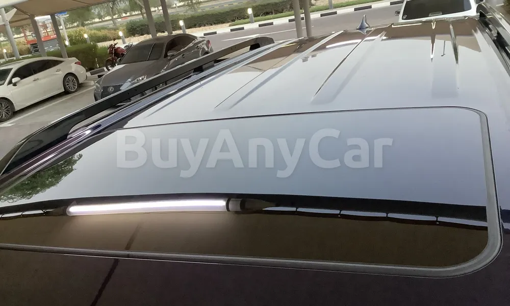 Vehicle photo 6