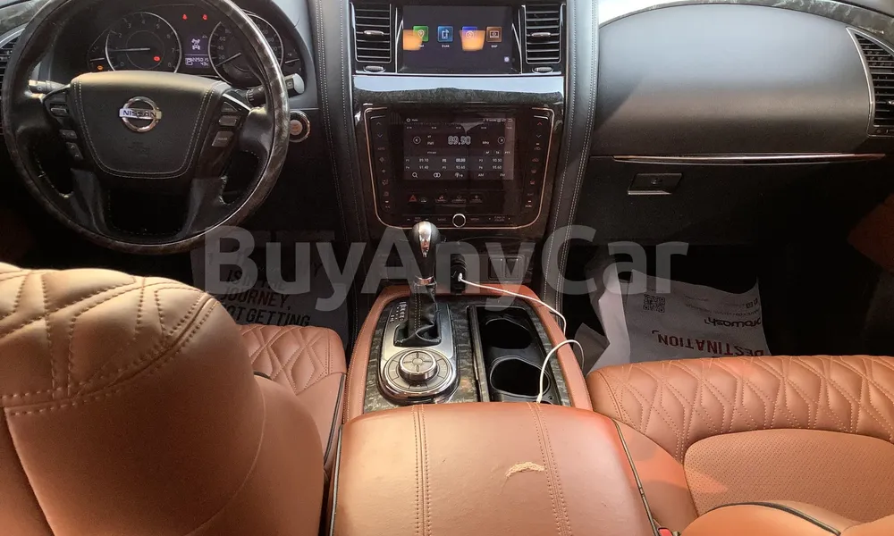 Vehicle photo 8